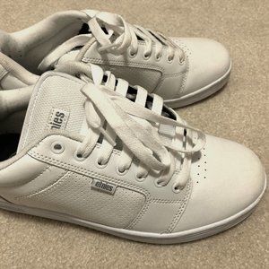 Etnies - 10.5 White Shoes